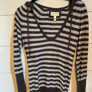 American Eagle Sweater Size Small